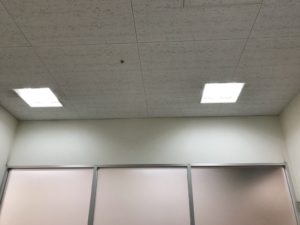 愛知県東海市の事務所にて照明器具の安定器取替電気工事