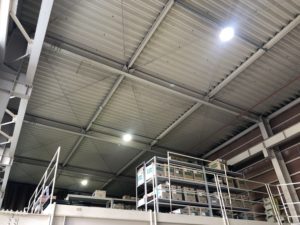 三重県四日市市の倉庫にてLED照明器具への更新電気工事